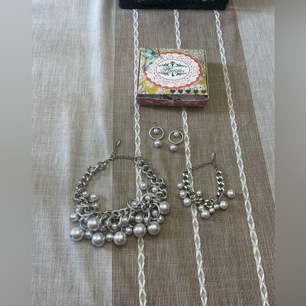 Plunder Set/Silver Necklace, Bracelet, Earrings with Pearl Accents - Picture 3 of 6